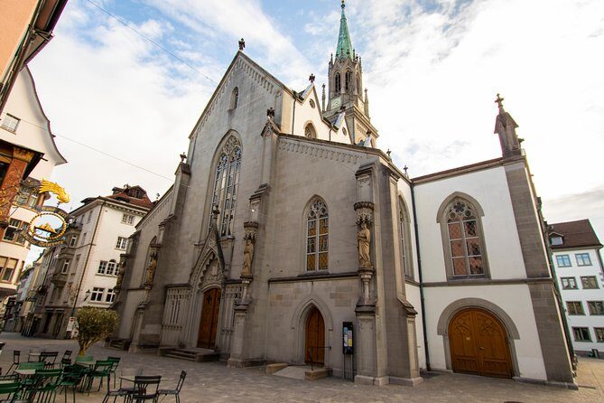 1 Hour Express Walk of St. Gallen with a Local - Vadian Monument: connecting a name to local life