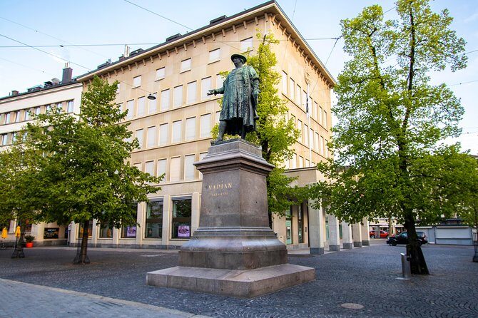 1 Hour Express Walk of St. Gallen with a Local - The route: red square, a dedicated life, and the city’s church