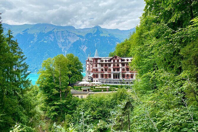 Crash Landing on You Private Switzerland Day Tour from Zurich or Lucerne (CLOY) - Stop 2: Iseltwald for the piano photo spot over Lake Brienz