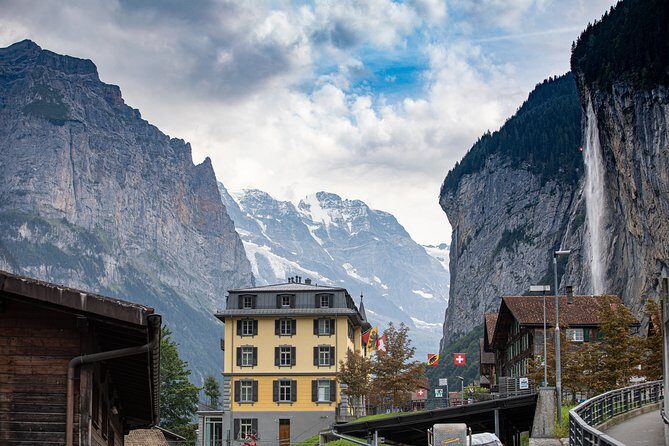 Daytrip to Jungfraujoch Top of Europe and Interlaken from Zurich - Interlaken and Grindelwald: classic stops with limited time