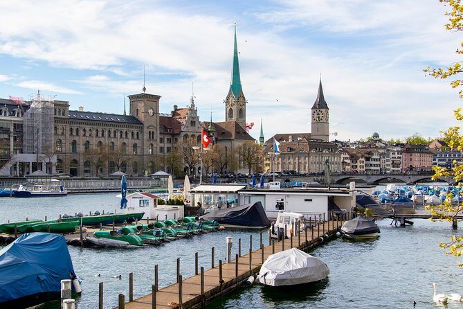 Explore Zurich in 60 minutes with a Local - Rathaus to Dadaism: politics meets artistic rebellion
