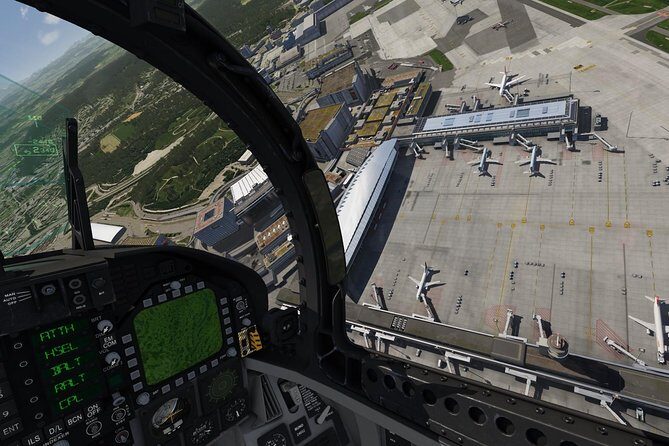 F / A-18 fighter jet flight simulator in Zurich - Your instructor and the safety briefing that makes it make sense
