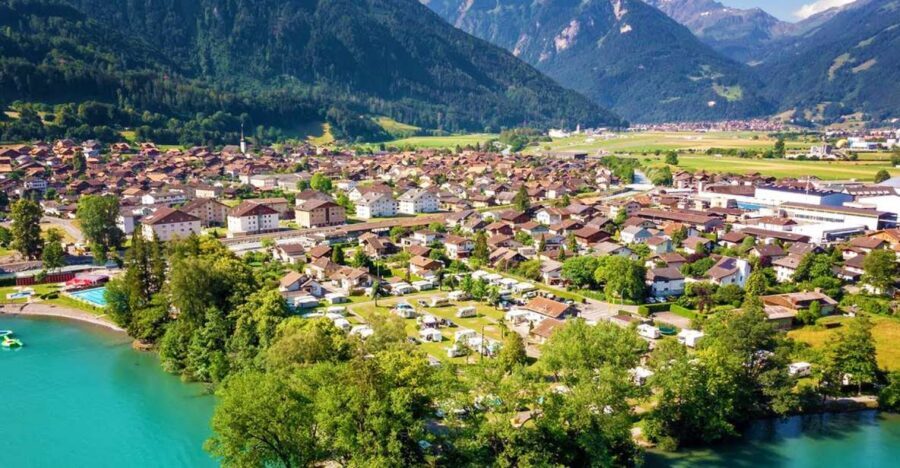 From Zurich: Day-Trip to Interlaken - The coach ride: where the “guide part” really matters