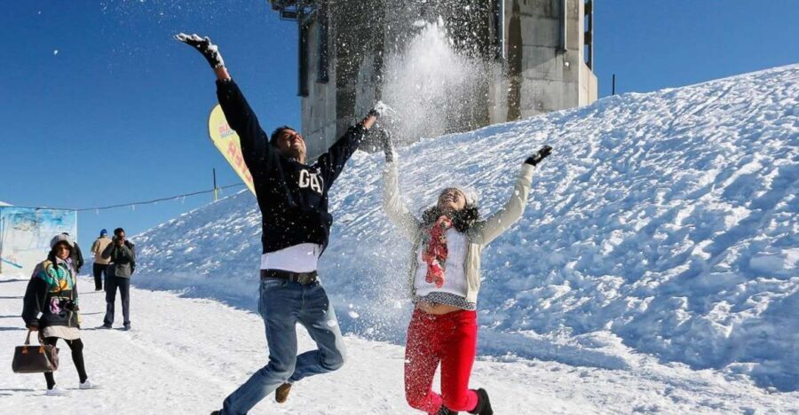 From Zurich: Mount Titlis Daytrip & first time Ski Adventure - Lucerne plus Titlis in one smooth winter loop