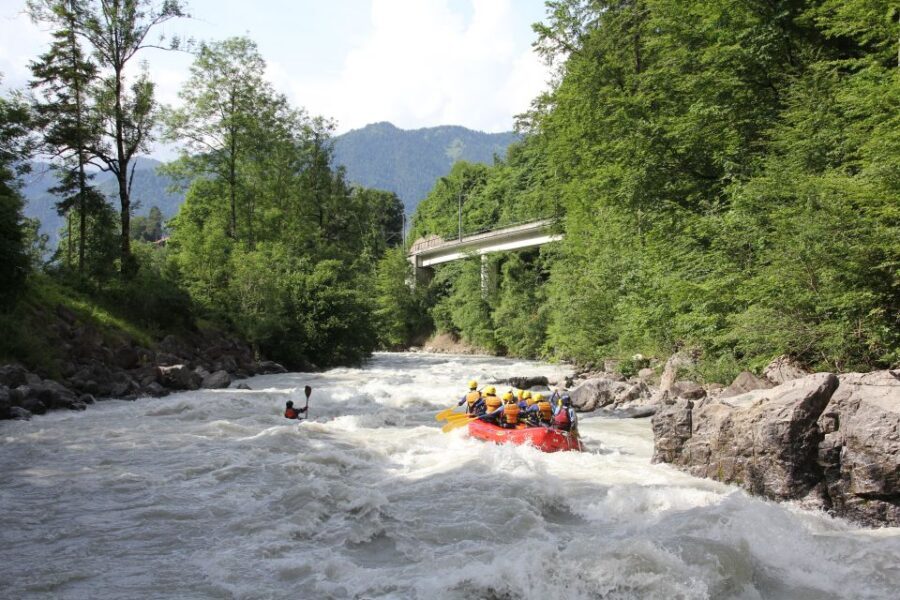 From Zurich Rafting Adventure in Interlaken - Meeting the guides at the rafting base: safety plus good vibes