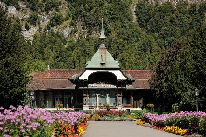 Grindelwald, Interlaken & Lauterbrunnen Day Trip from Zurich - Guide style on the bus: what I’d look for and why it matters