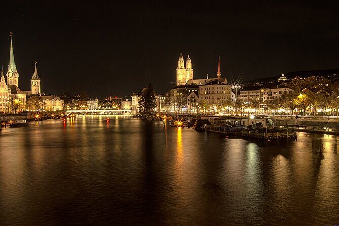 Lake Zurich mini boat tour / by night! - Limmat river segment: church viewpoints and local-water energy