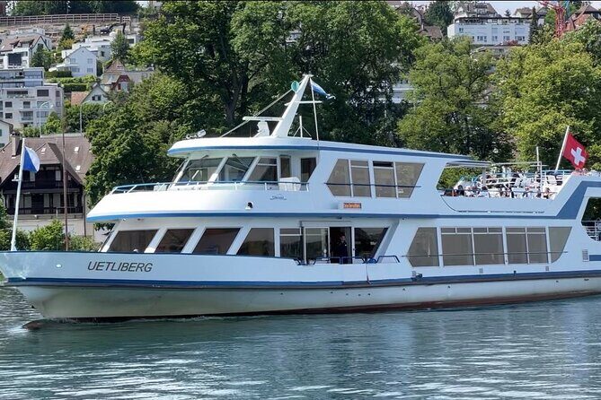 LINDT Home of Chocolate, Cruise On Lake Zurich And Old Town Walking Tour - Old Town Walking Tour: Fraumunster, Grossmünster, and Niederdorf