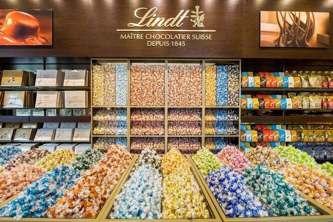LINDT Home of Chocolate, Cruise On Lake Zurich And Old Town Walking Tour - Lindenhof Hill: The Viewpoint That Reframes the Whole City