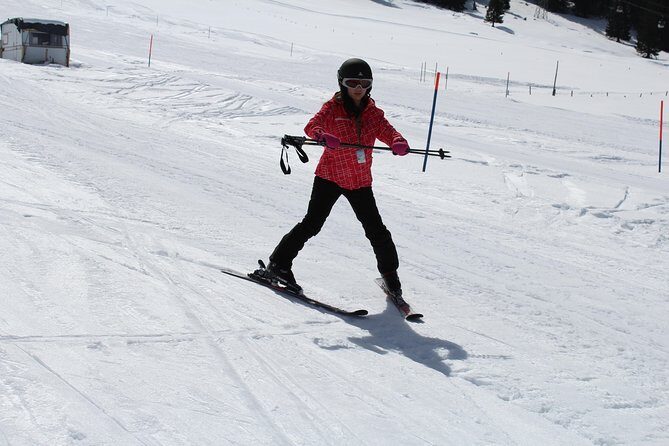 Mt. Titlis First Time Ski Experience from Zurich - Your ski hour on beginner terrain: what to expect and how to stay confident
