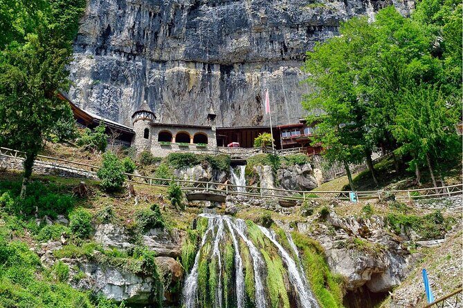 Private Tour to Swiss Capital, Castles & Lakes by Car from Zurich - Thun: castle interiors plus a real old town walk