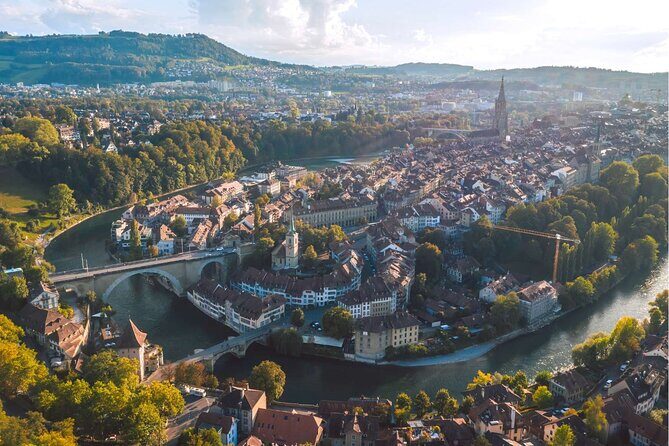 Private Tour to Swiss Capital, Castles & Lakes by Car from Zurich - St. Beatus Caves area: the viewpoint stop and the walking trail idea