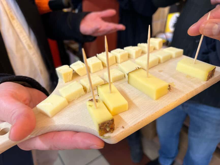 Secret Food Tours in Zurich - Swiss whiskey and historic gin: bottle shop tastings in the mix