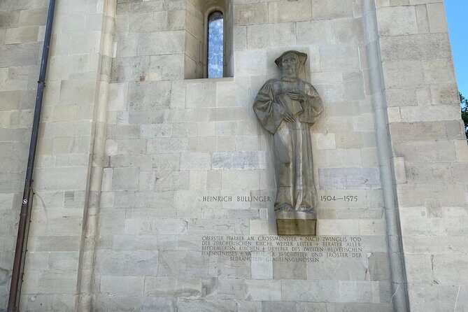 Self-Guided Audio City Tour in Zurich - Rathaus and Paradeplatz: politics and money in one walk