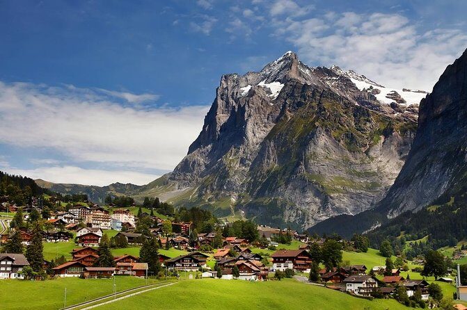 Swiss Alps: Interlaken and Grindelwald Day Trip from Zurich - The Zurich–Interlaken–Grindelwald flow (and why it works)