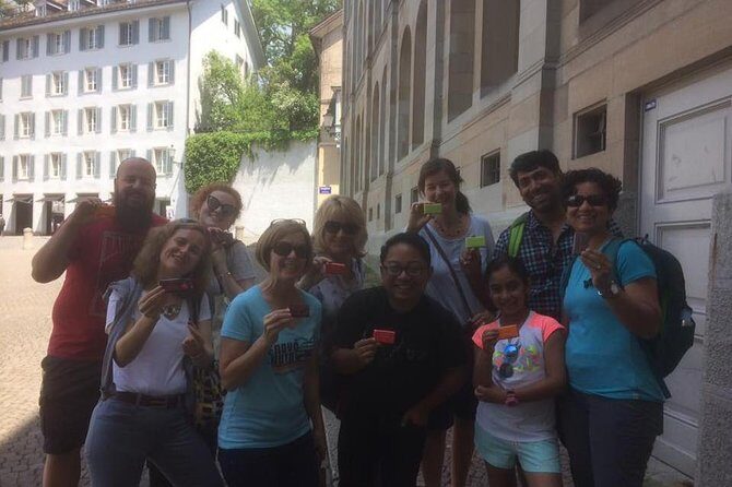 Swiss Chocolate Walking Tour of Zurich - Getting Oriented at Paradeplatz: Easy Start, Smart Route