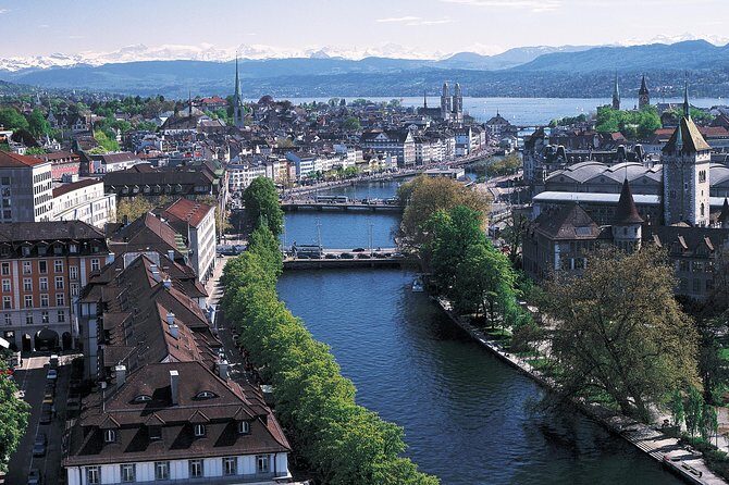 The Great Tour of Zurich by Bus and Boat - Food and comfort: what’s included, what’s on you, and how to prepare