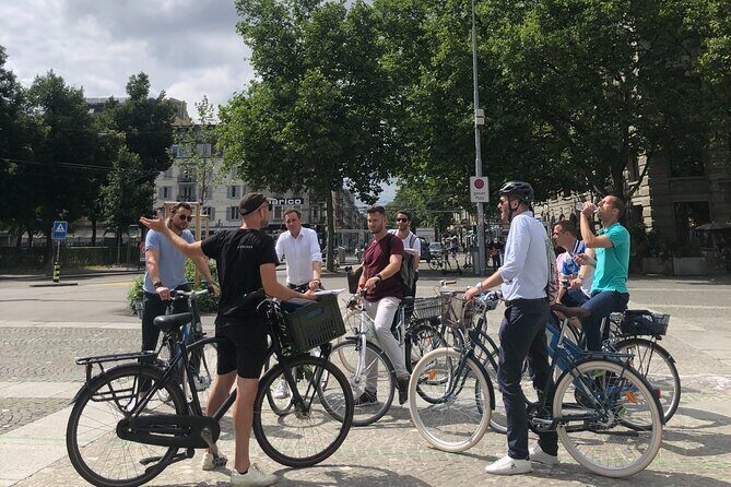 Urban Bike Tour Zurich - Bluntschlibrunnen and the lake promenade: postcards come with fresh air