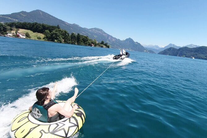 Wakeboarding Lake Zurich - afternoon ! - Safety on the rope: why the skipper’s role matters