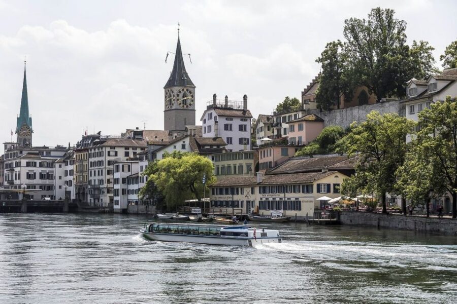 Zürich: 2-Hour Sightseeing Bus Tour - Swiss National Museum and the Renaissance-chateau style
