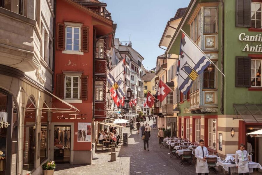 Zurich: 360° city walk including hidden spots - Where you start at Hauptbahnhof (and why it matters)