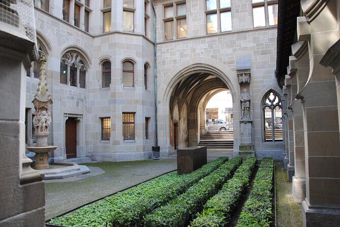 Zurich 360° City Walk Tour Including Hidden Spots - Lake Zurich and Bellevue: Alps Views Plus Included Tastings