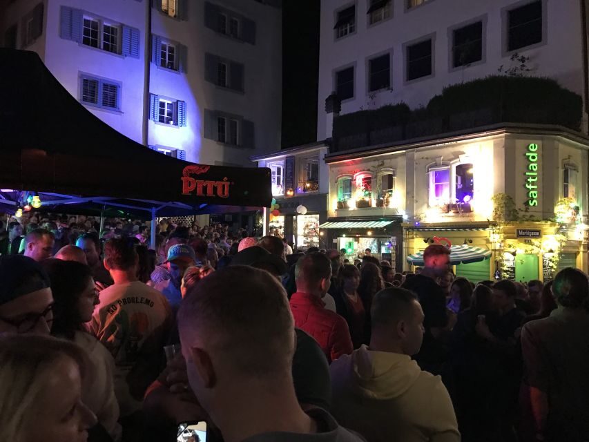 Zurich: bar tour - Start at Zürich Main Station, Then Let Someone Else Lead