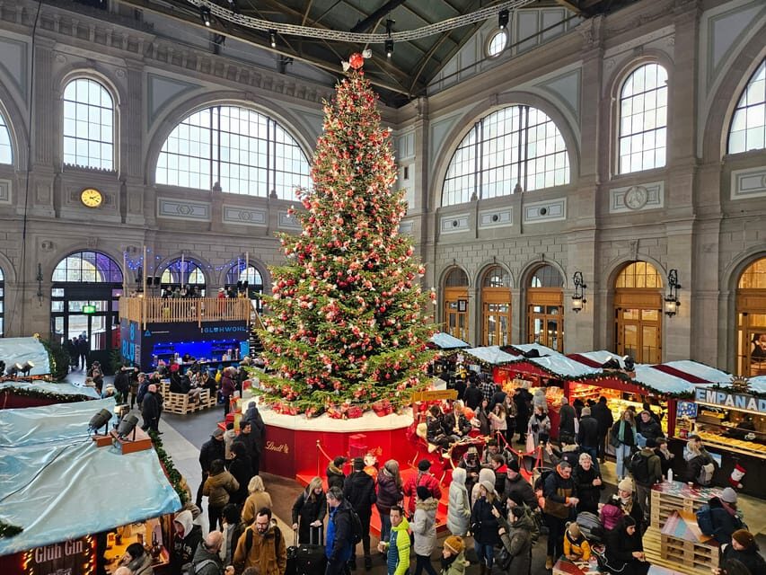 Zurich Christmas Market Tour - Stop 1: Landesmuseum Illuminarium for Instant Atmosphere