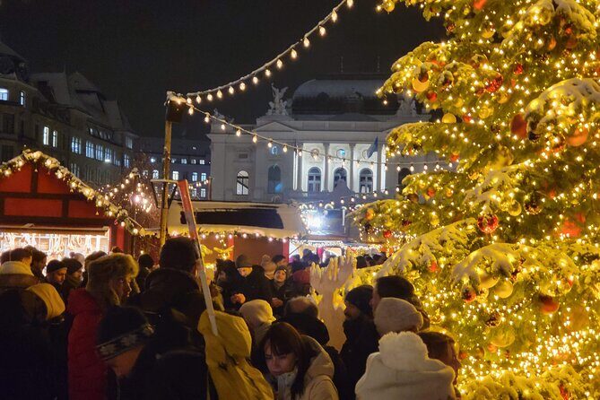 Zurich Christmas Market Tour - Stop 3: Walcheplatz and the Singing Christmas Tree Moment