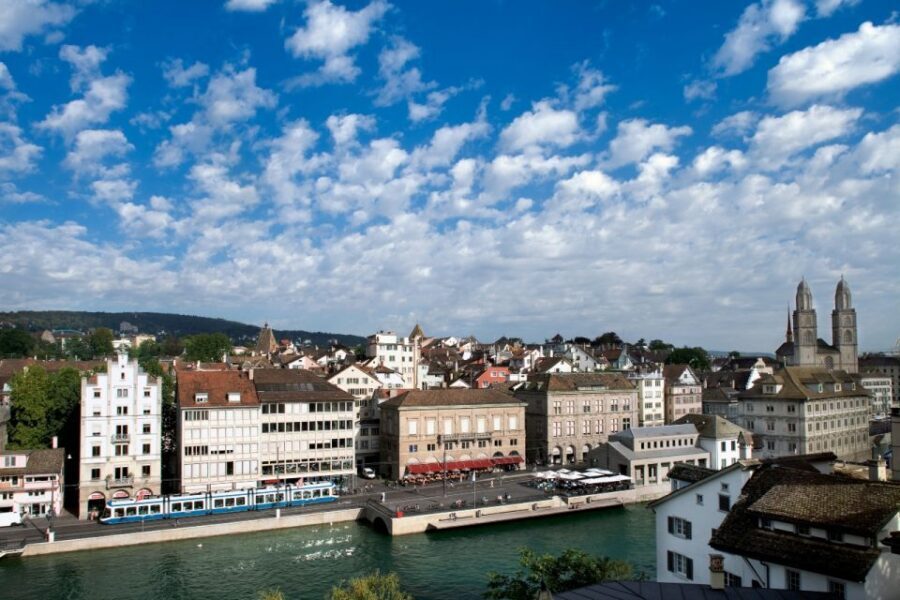Zurich: City Bus Tour with Audio Guide and Lake Cruise - Comfort, service, and the human touch (even with audio)