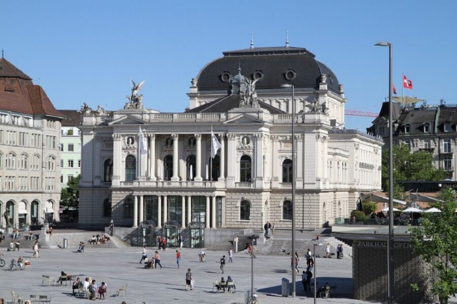Zurich: City Sightseeing Tour with Lake Cruise - The “map first” bus route: see Zurich without getting lost