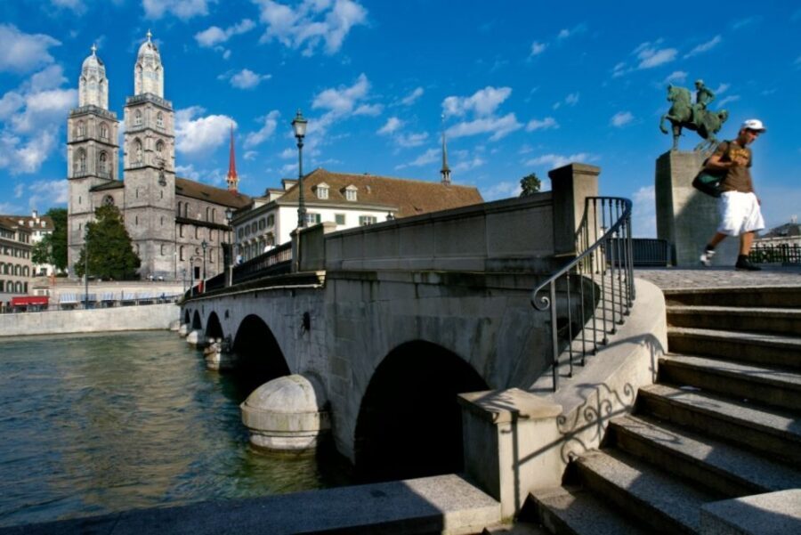 Zurich: City Top Attractions Tour by Bus with Audio Guide - From Sihlquai to Zurich’s highlights in one shot