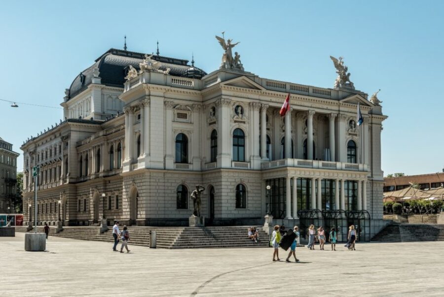 Zurich: City Top Attractions Tour by Bus with Audio Guide - How the Panorama bus tour actually feels in 2 hours