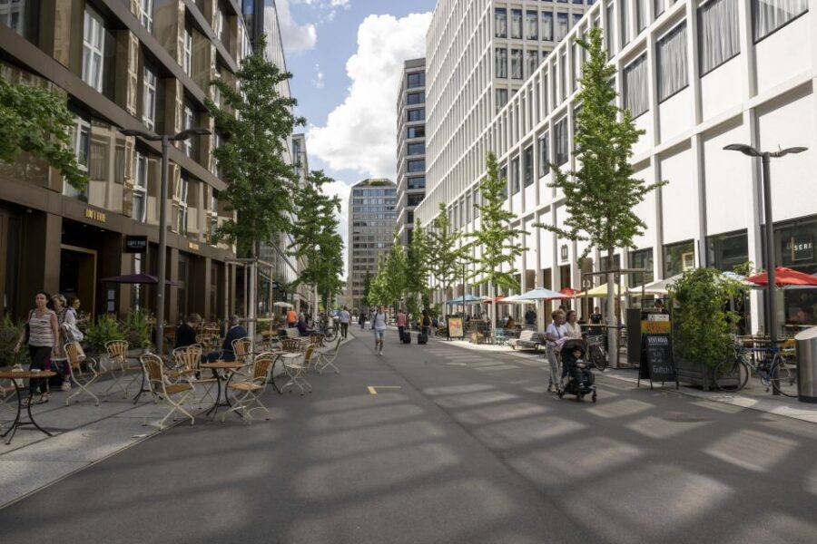 Zurich: City Walking Tour Made in Zurich - Why Zurich Main Station’s new-quarter walk feels different