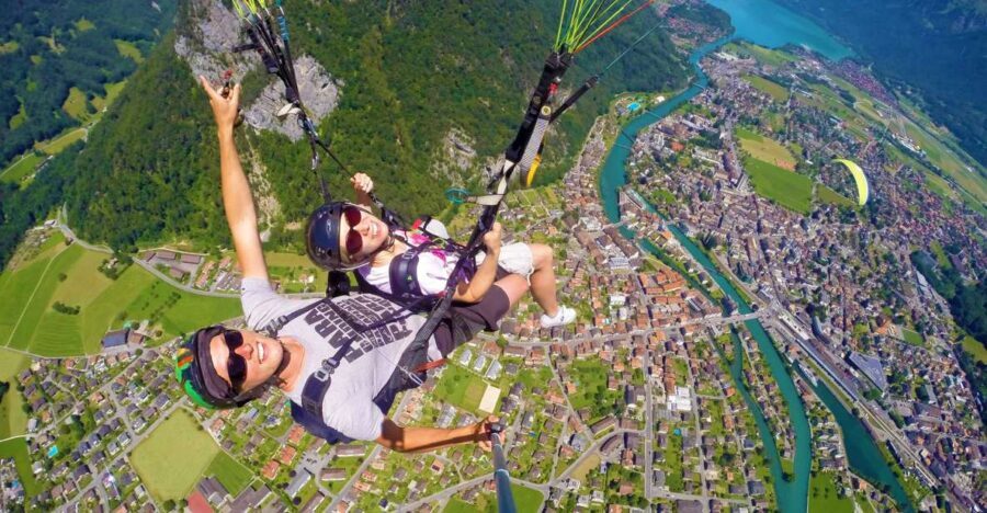 Zurich: Day trip to Interlaken incl. tandem paragliding - The ride up the mountain: briefing first, views second