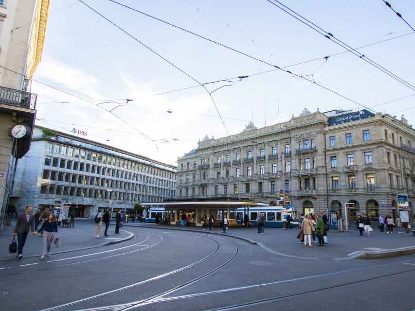 Zurich: Exclusive Swiss Banking Tour with a Local - Starting at Credit Suisse: the fastest way to get the story right