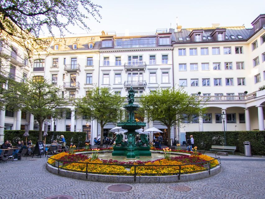 Zurich: Exclusive Swiss Banking Tour with a Local - Paradeplatz: the square where business energy concentrates