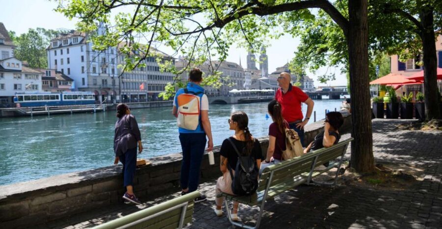 Zurich: Highlights Walking Tour with a Local Guide - What It Feels Like to Have an Expert Local Guide