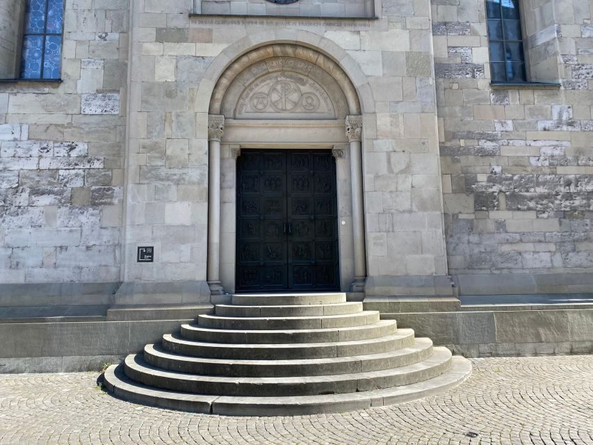 Zurich in the Mirror of the Past: Self-Guided Audio Tour - Monuments you can’t ignore: Alfred Escher, Pestalozzi, Zwingli, Waldmann