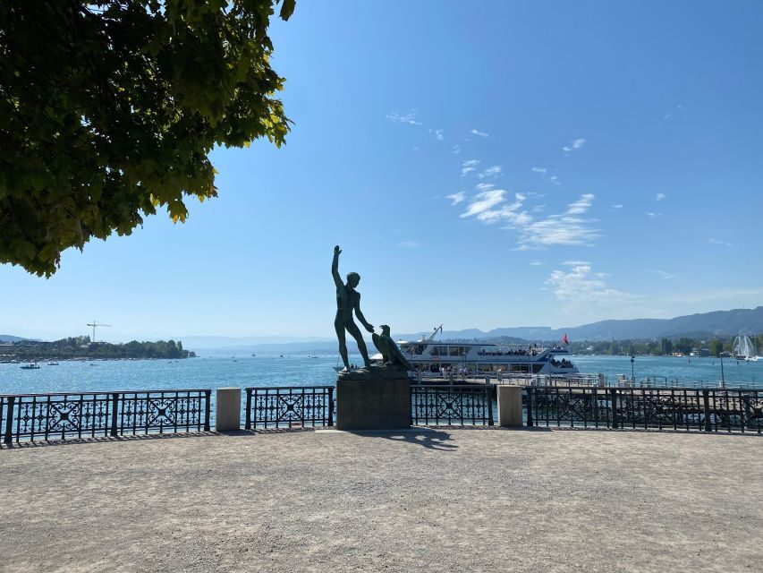 Zurich in the Mirror of the Past: Self-Guided Audio Tour - Civic Zurich: City Hall and the Opera House stop you in your tracks