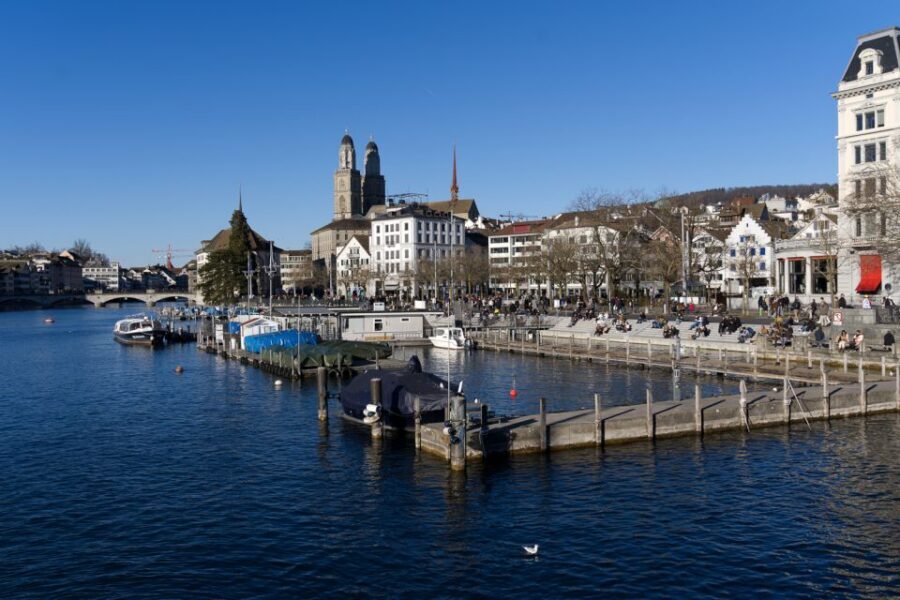 Zurich Old Town Walking Tour: 2-Hours - Street-level walking: legends, alley corners, and what you miss solo
