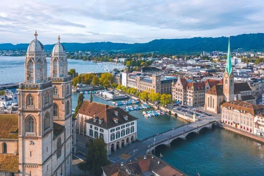 Zurich Old Town Walking Tour - Lindenhof Hill: the quick view stop that makes Zurich click