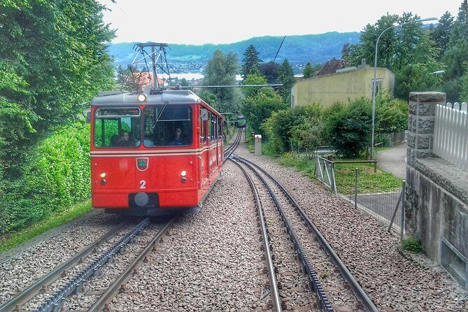 Zürich Private Walking Half-Day Trip with optional Lake Cruise - Fraumünster and Grossmünster: churches that explain Zurich’s soul