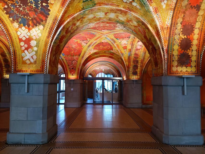 Zurich: Private Walking Tour with a Local Guide - Optional extras: boats, public swim time, and sweet stops