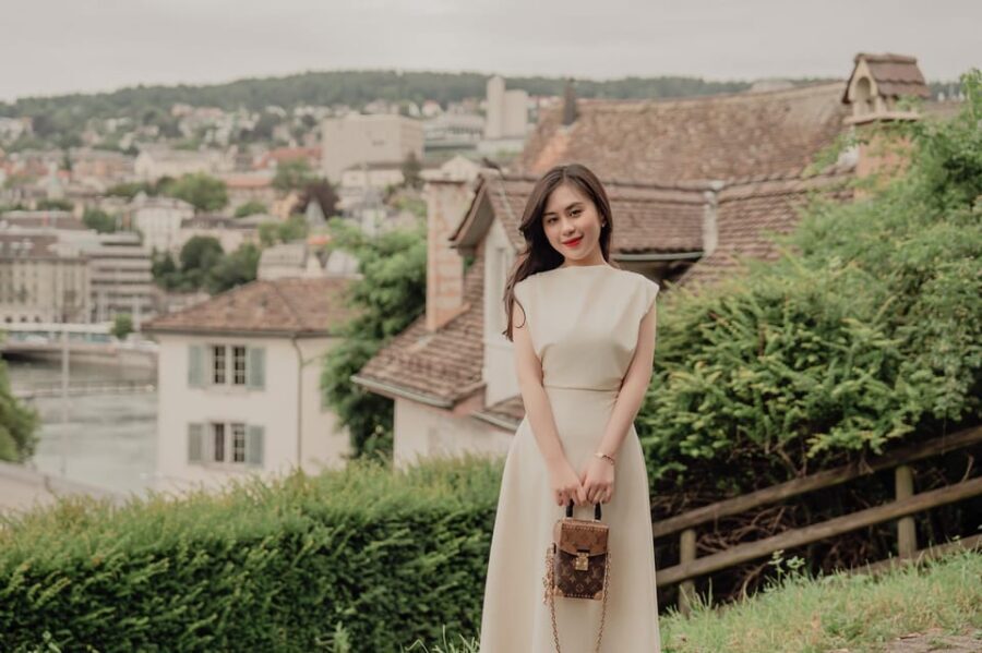 Zurich: Professional Photoshoot at the Best Spots - The photo delivery plan: edited albums in 7 days