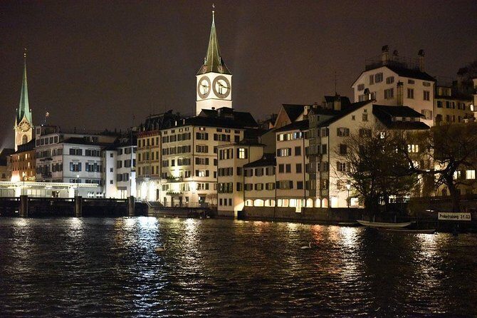 Zurich Sightseeing Private Walking Tour - A private guide who actually holds attention