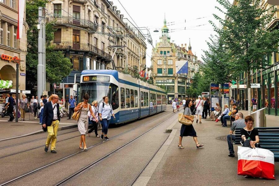 Zurich: Stein am Rhein, Rhine Falls & Lake Boat Cruise - Lindenhof and Parade Square: Two Quiet Anchors