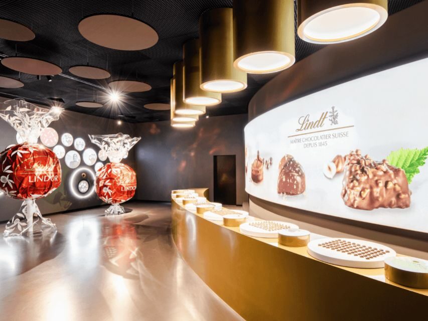Zürich with Cruise and Lindt Home of chocolate (private) - Old Town Zurich: the guided walk that gives you a map in your head